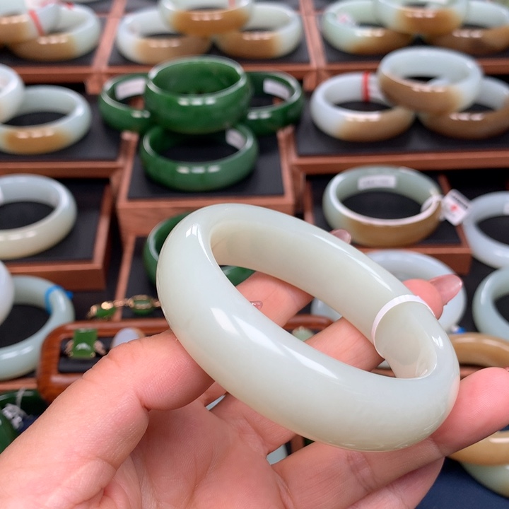 和田玉手镯未镶嵌6061圈口