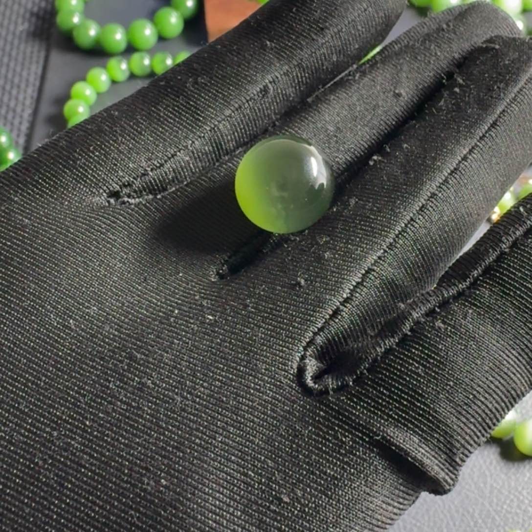 和田玉（碧玉）珠宝半成品未镶嵌天*雪