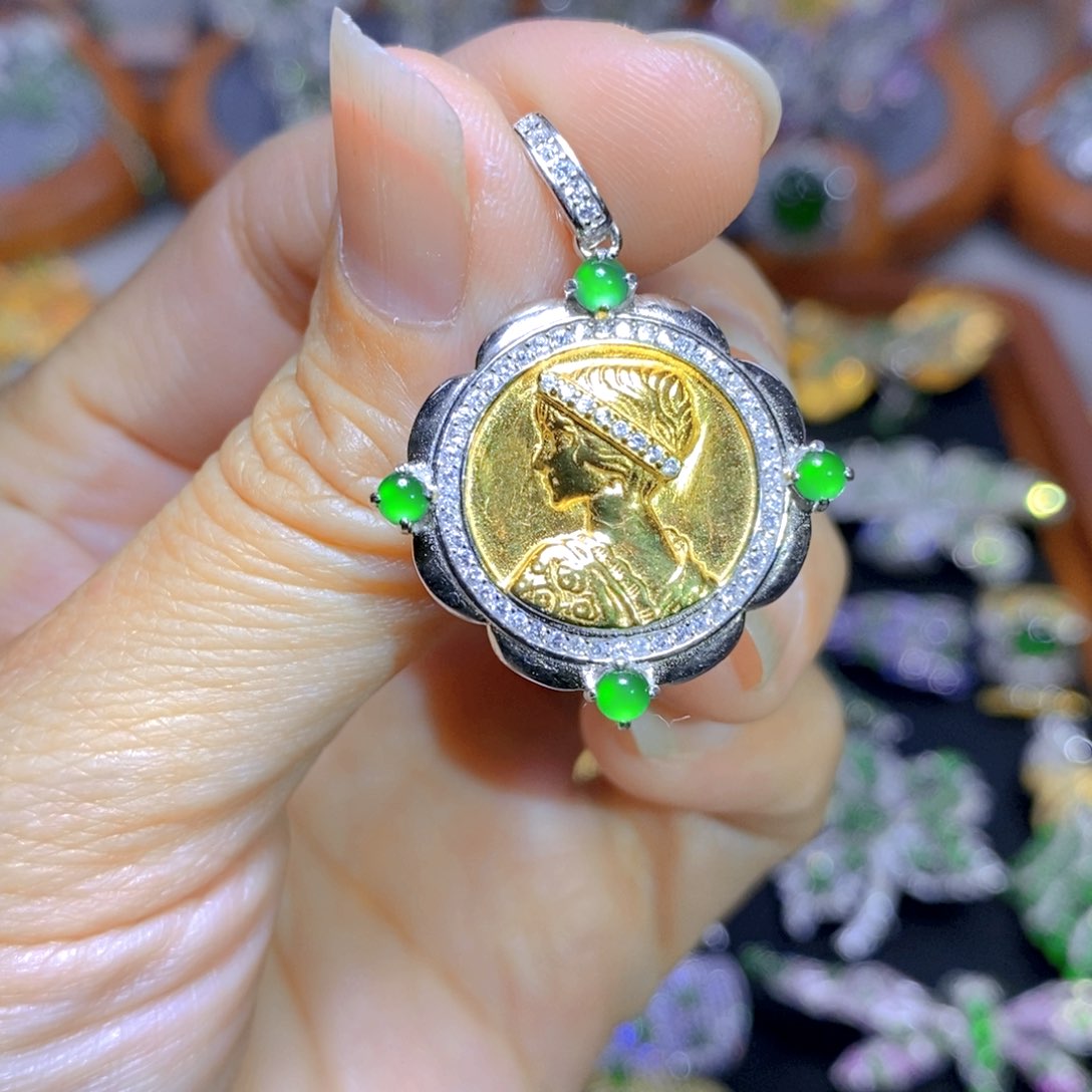 翡翠颈饰银S925镶嵌天然翡翠