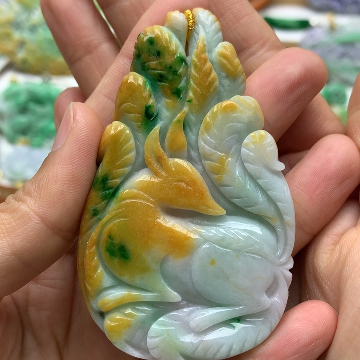 翡翠颈饰未镶嵌翡翠