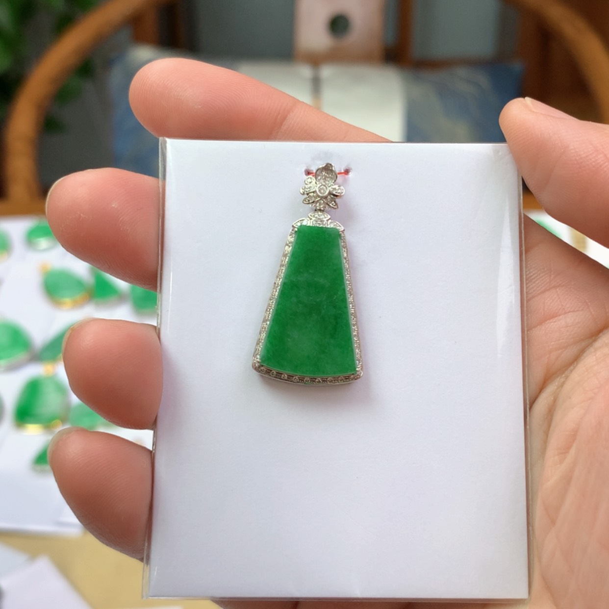 【闪购商品】翡翠颈饰18K金镶嵌翡翠首饰