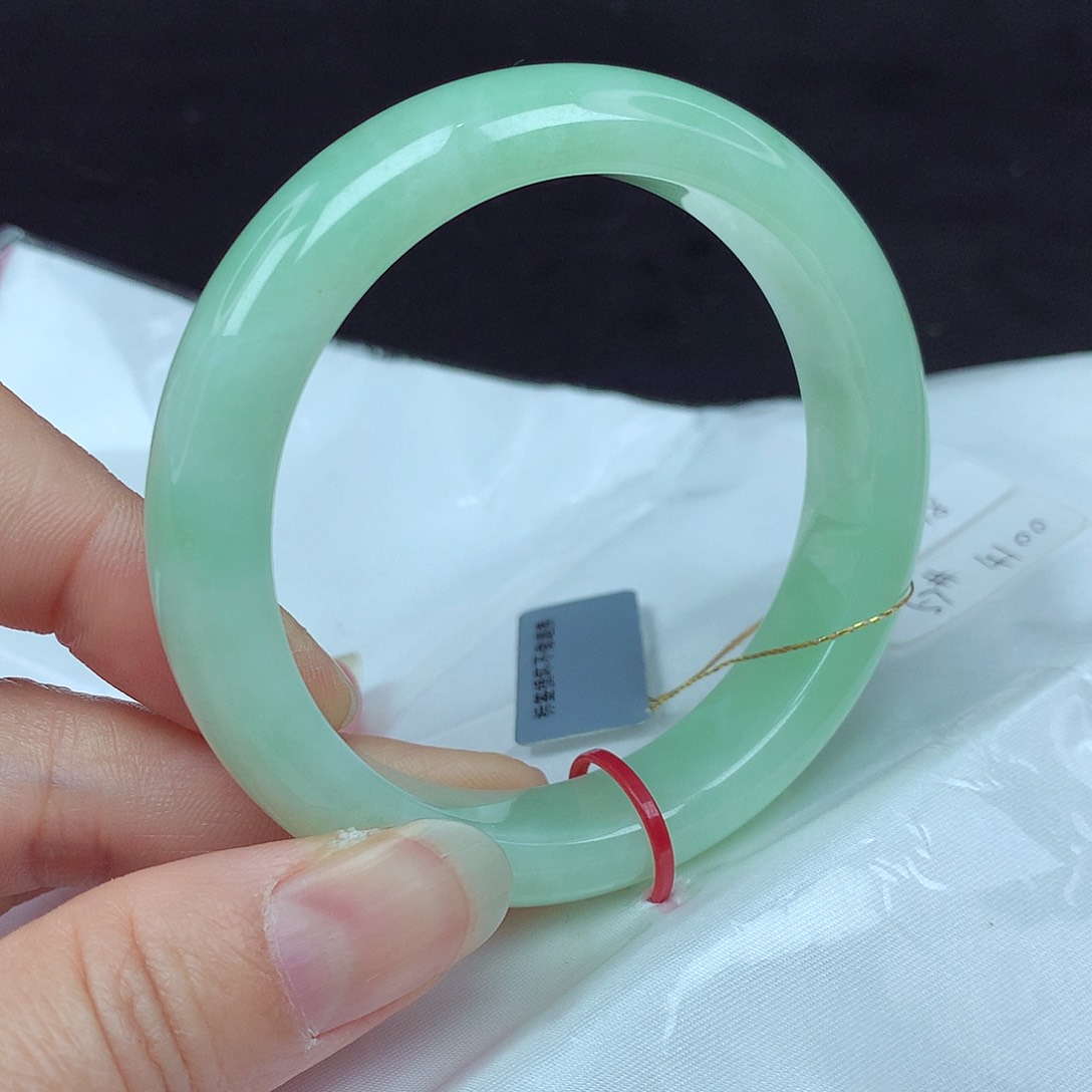 翡翠手镯未镶嵌57圈878