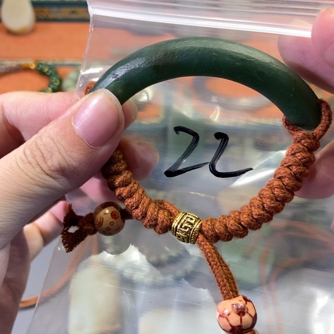 和田玉颈饰未镶嵌拾***，