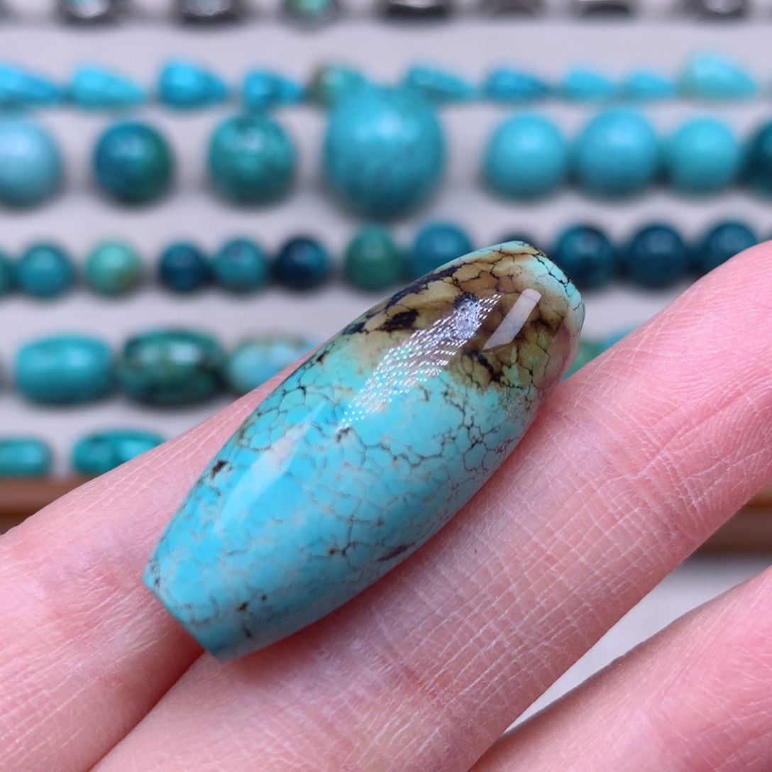 绿松石颈饰未镶嵌