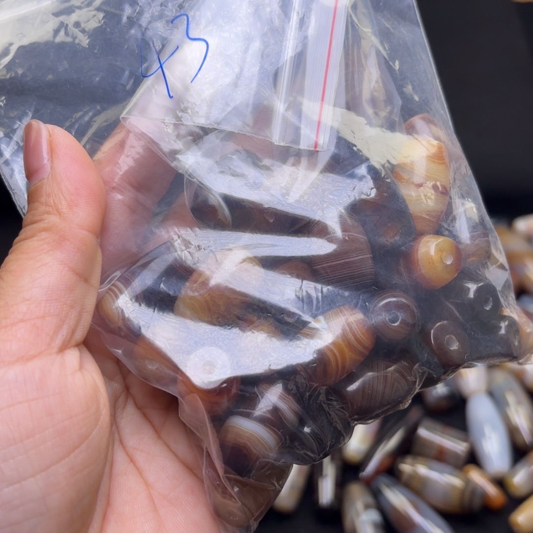 云***阁玛瑙/玉髓未镶嵌颈饰