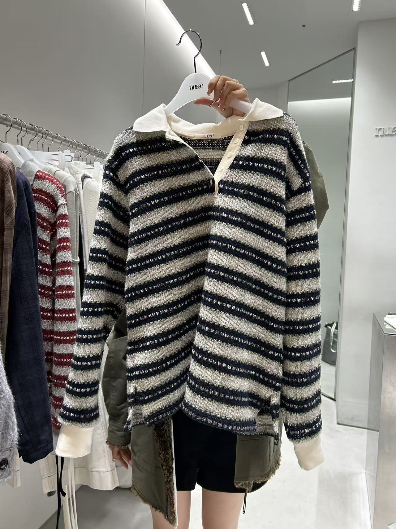 韩国东大门正品女装时尚条纹polo领毛衣102125（NO退NO换）