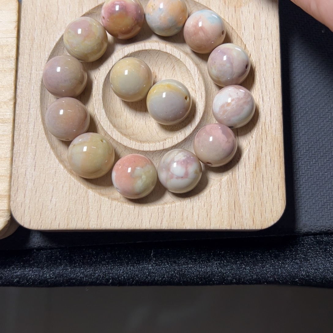 P***E石英质玉未镶嵌手链60