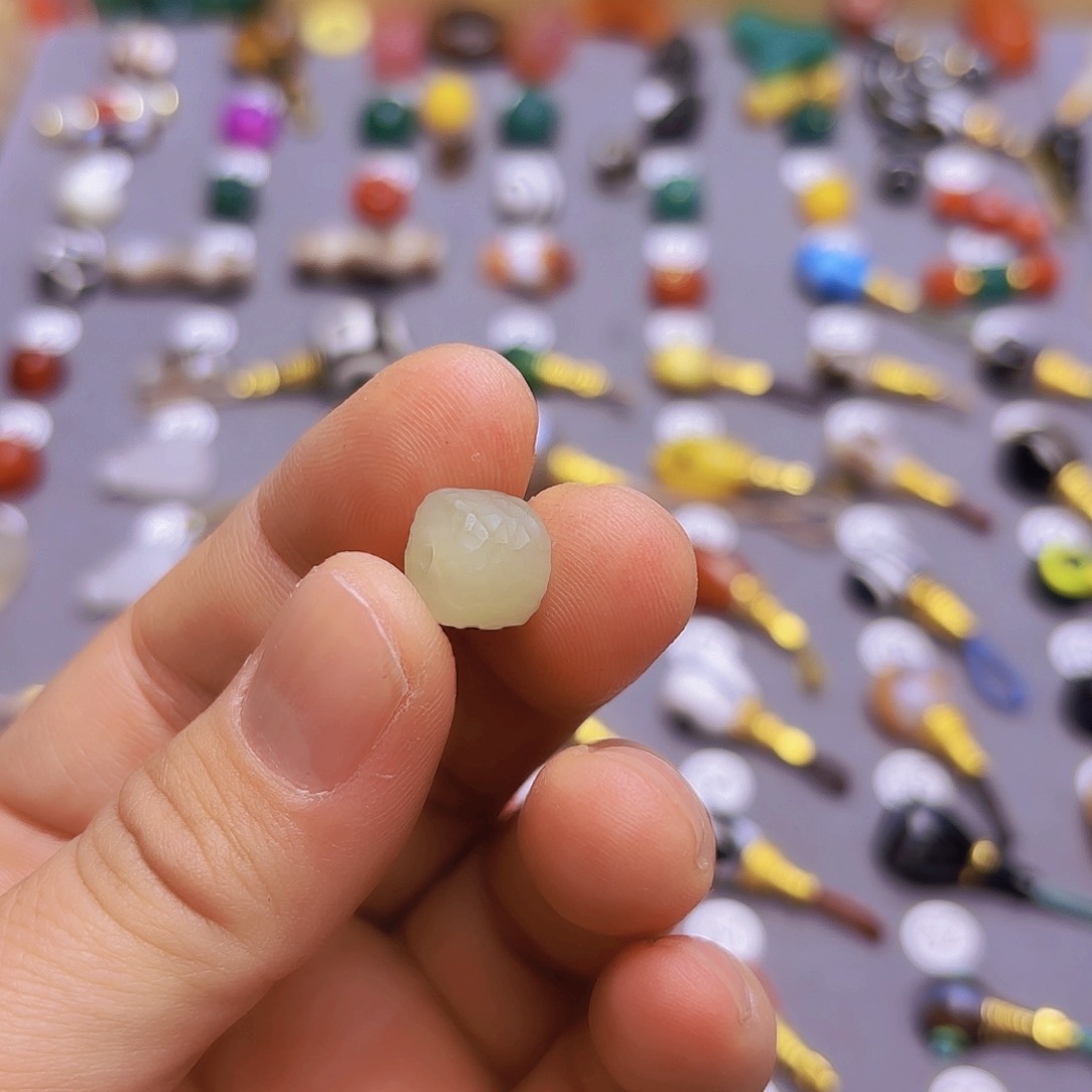 和田玉隔珠未镶嵌悟*