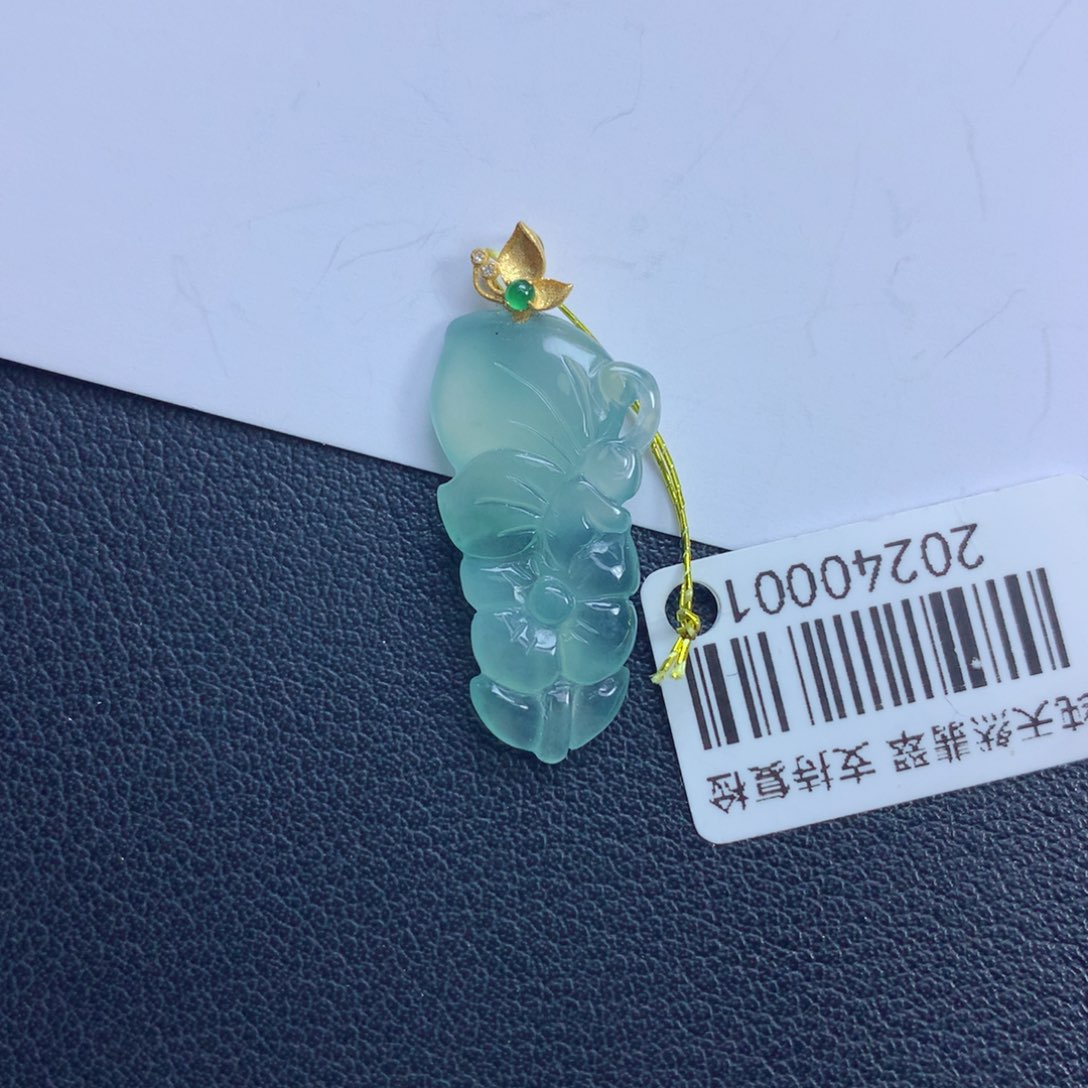翡翠颈饰未镶嵌蝶恋花