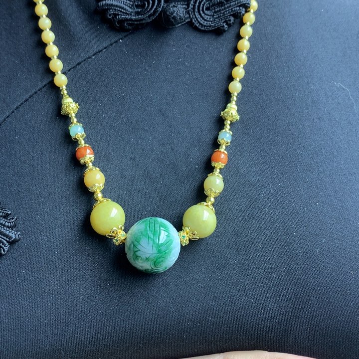 翡翠颈饰未镶嵌翡翠