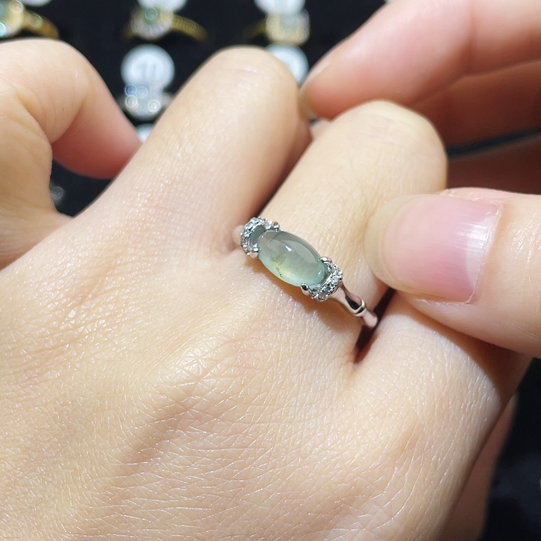 翡翠未镶嵌戒指戒指