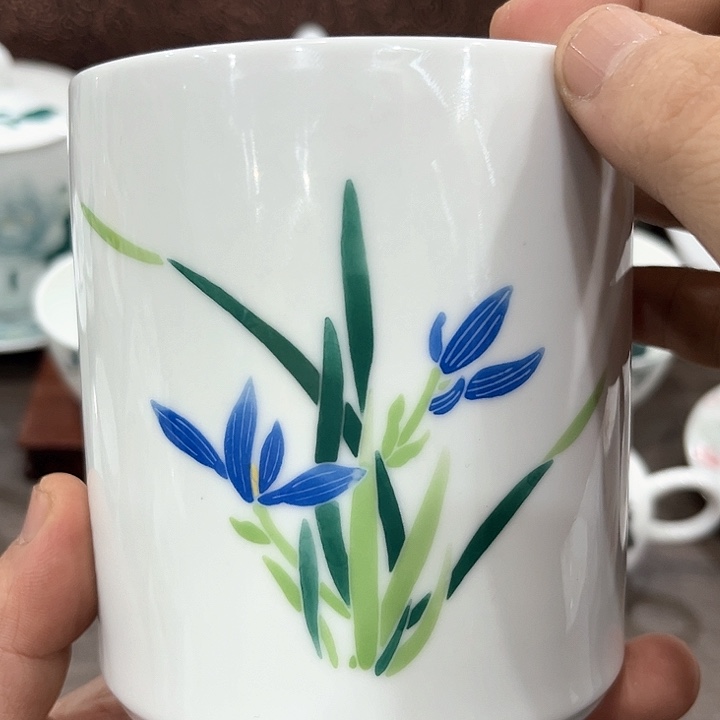 釉下五彩的瓷器和，