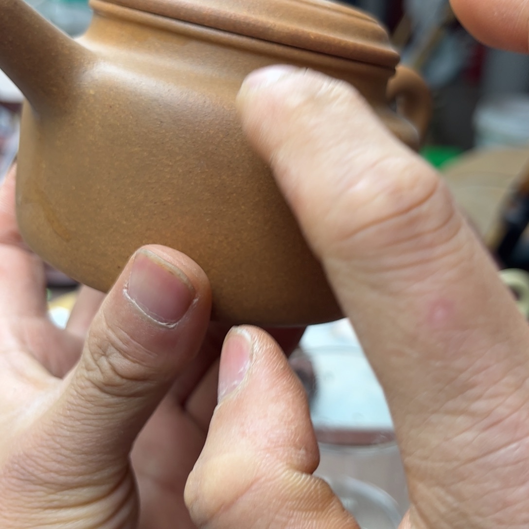 紫砂茶壶黄金段德中300左右瑕疵
