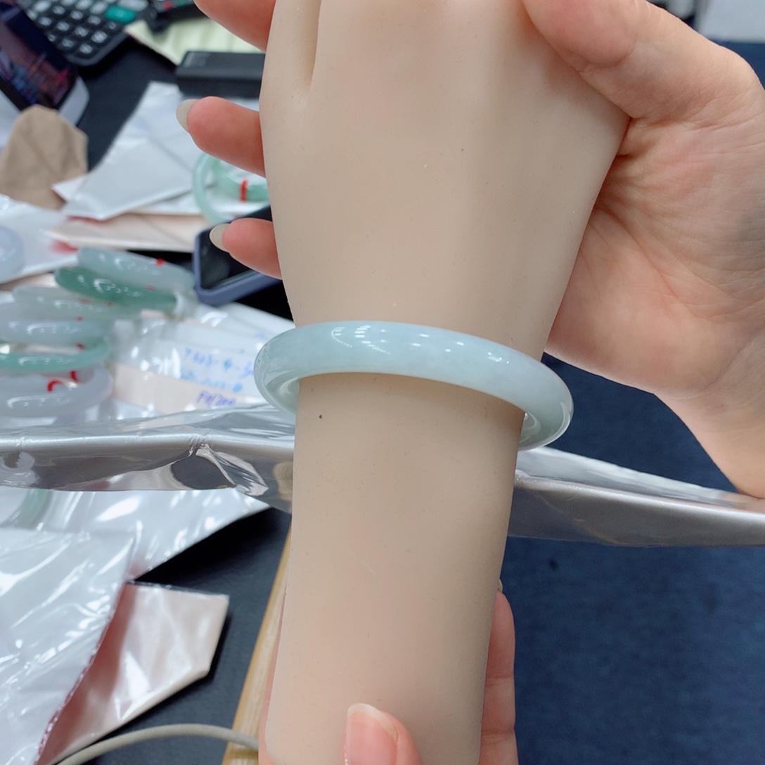 ****脑翡翠未镶嵌手镯48小时