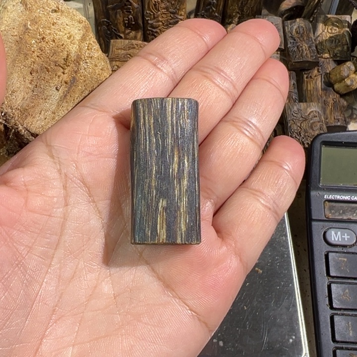 沉香吊坠绿棋楠沉香吊坠4.6克