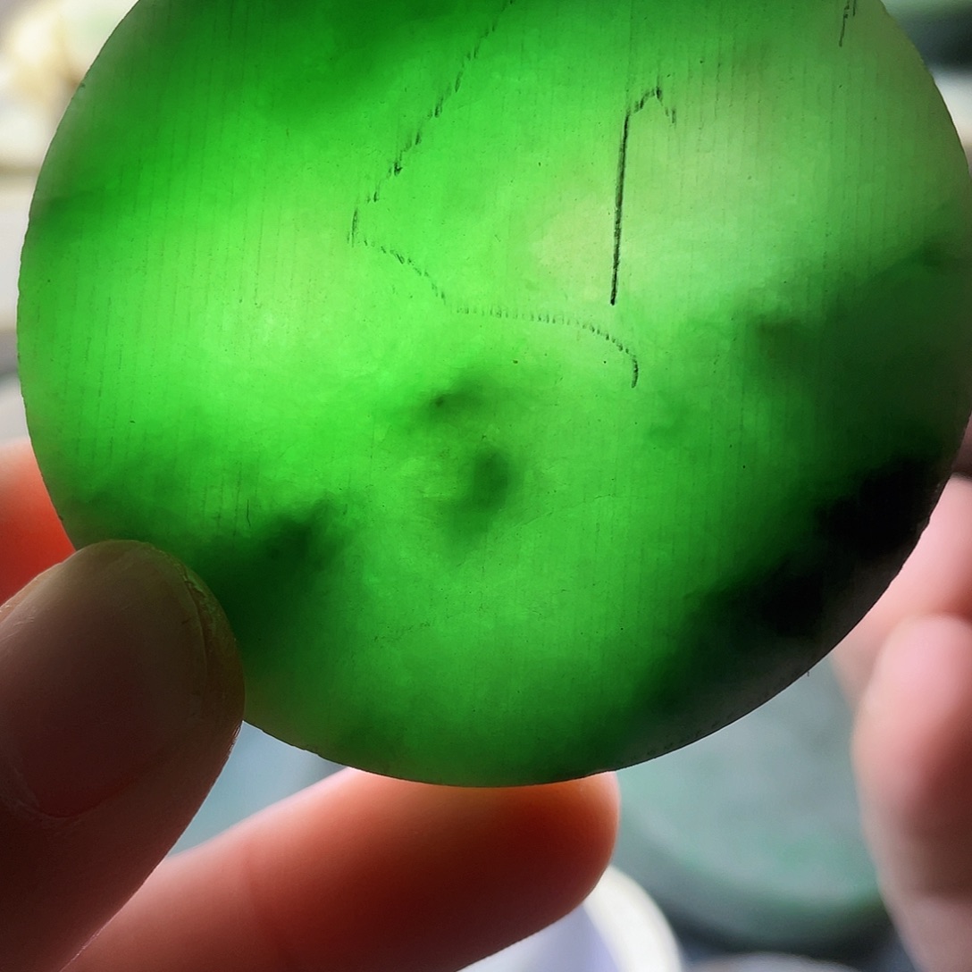 翡翠颈饰未镶嵌毛料4