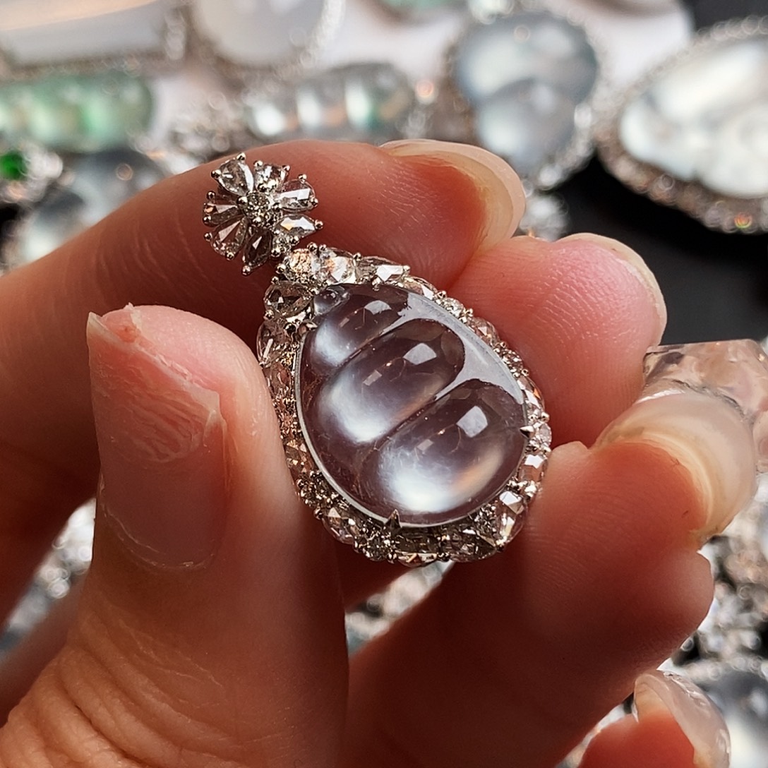 翡翠18K金镶嵌颈饰