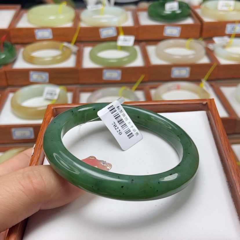 【闪购商品】和田玉手镯未镶嵌57.6