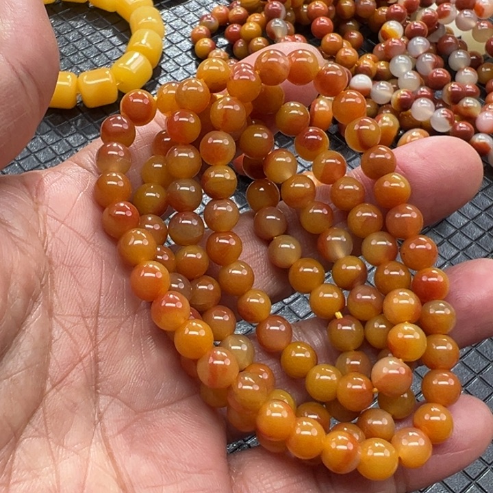 石英质玉（黄龙玉）颈饰未镶嵌