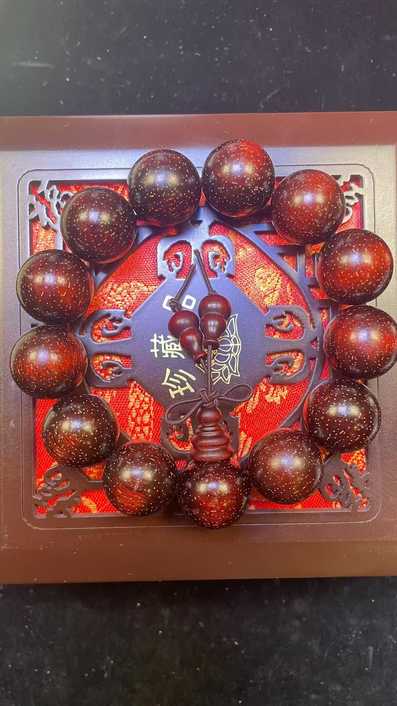 006 紫檀爆星1.8手串