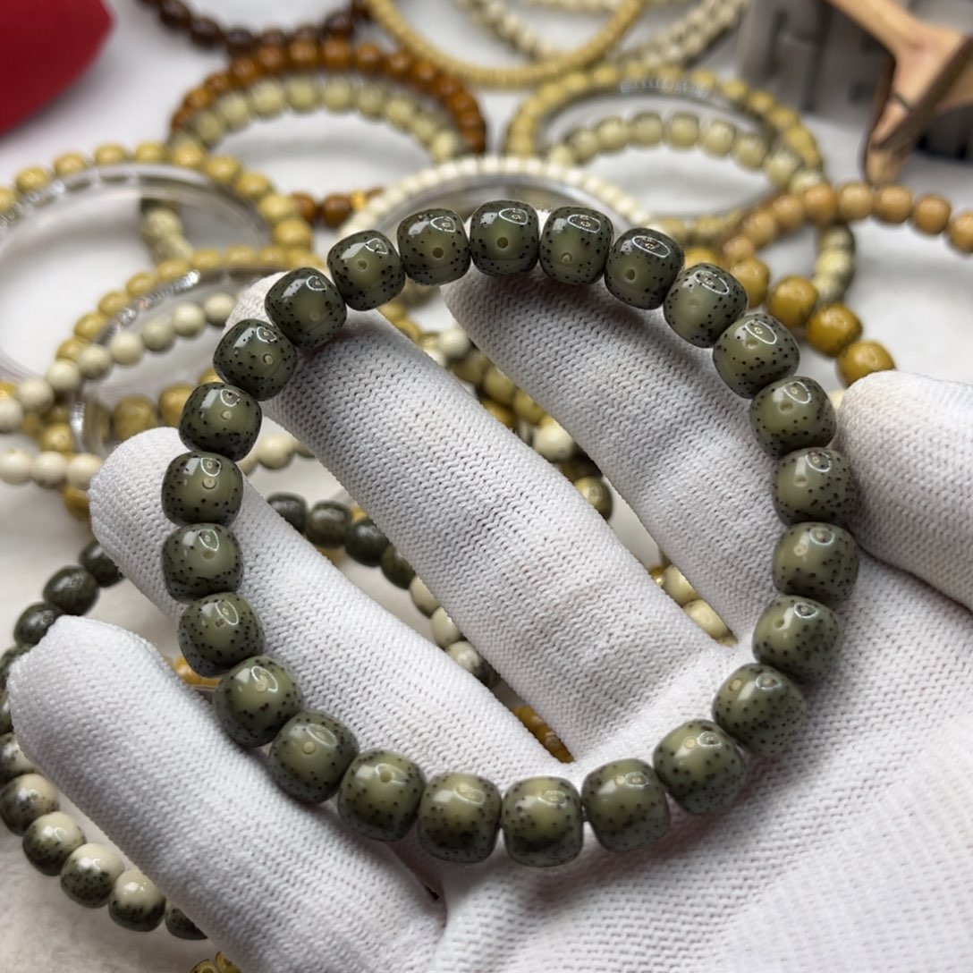 吊坠星月菩提冰绿