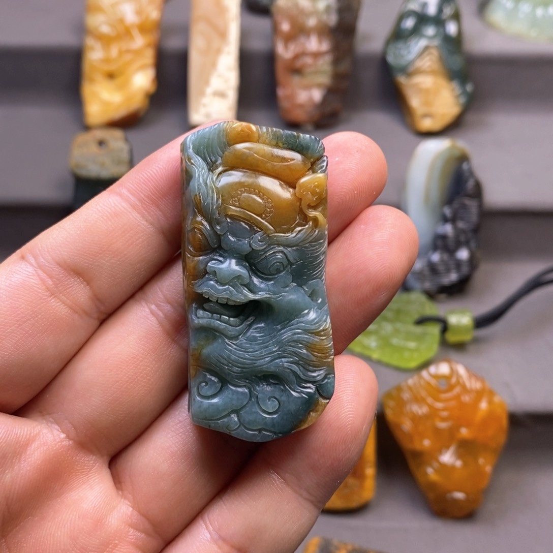 岫玉颈饰未镶嵌秋*