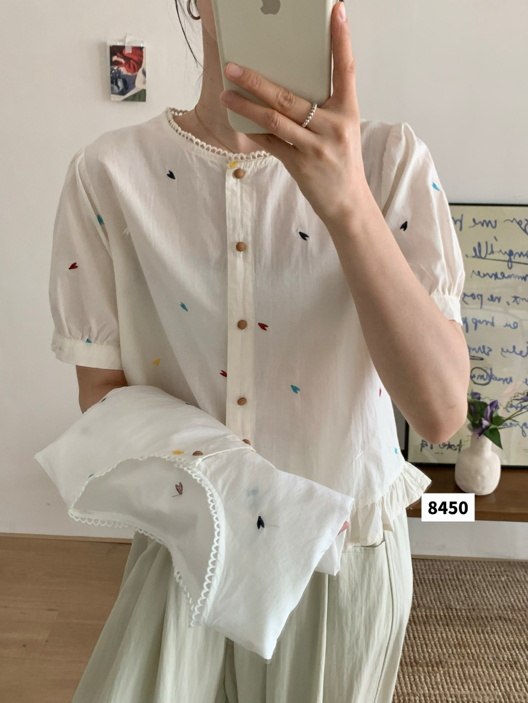 8450 桃心下摆花边设计小衫