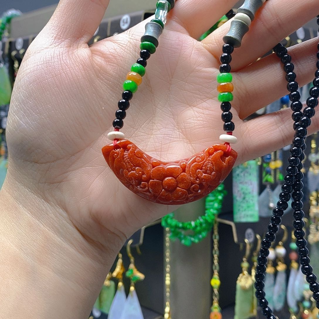 未镶嵌翡翠耳饰翡翠