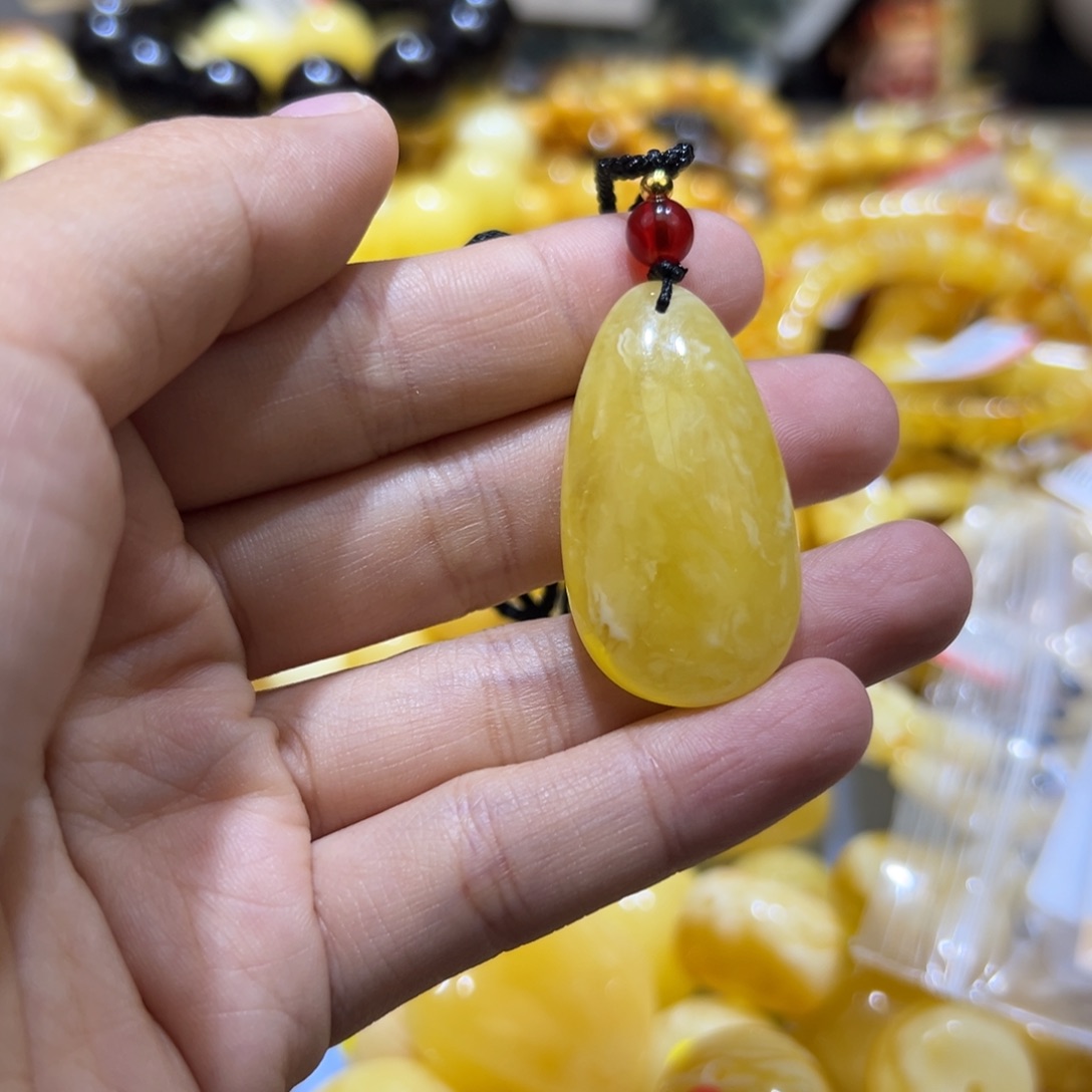琥珀珠宝奇石未镶嵌