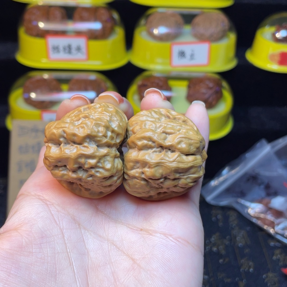 文玩核桃把件遇*_37蛤蟆头