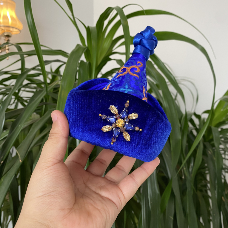 蒙古元素头顶小帽子