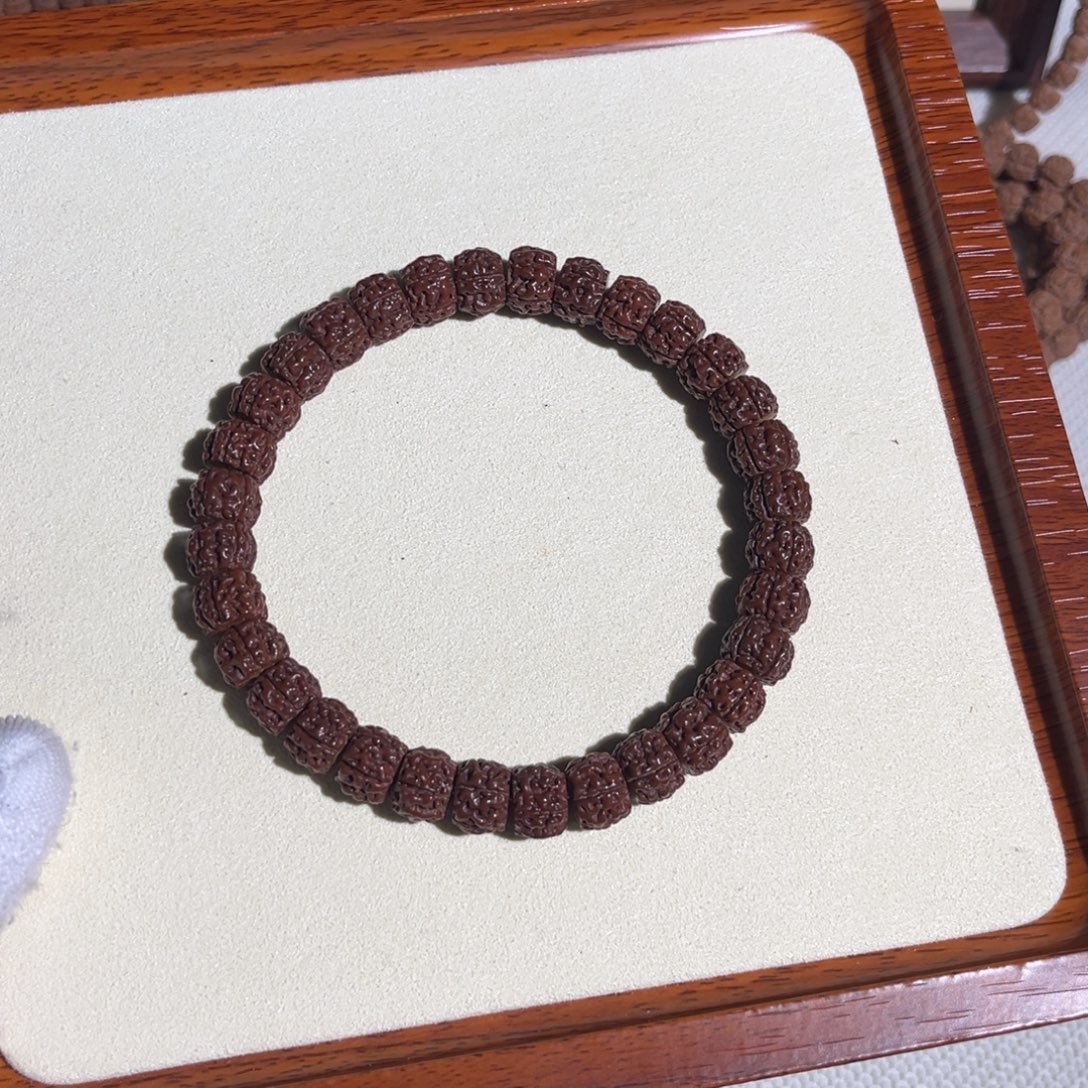 焐***金刚菩提吊坠盘龙王单圈