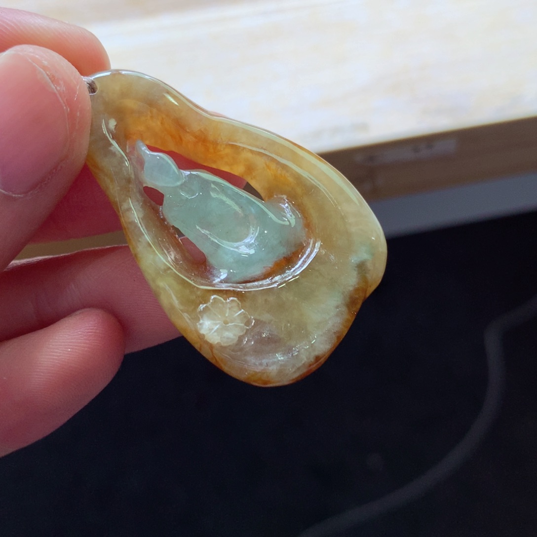 翡翠颈饰未镶嵌吊坠