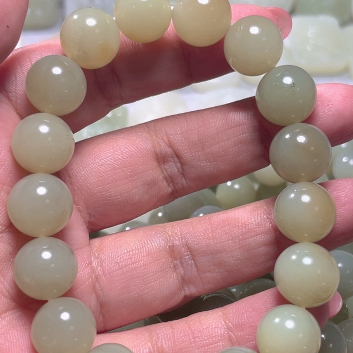 未镶嵌和田玉（糖玉）珠宝半成品