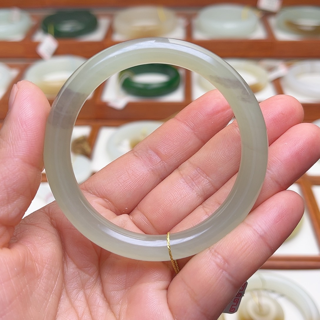 和田玉手镯未镶嵌52.9