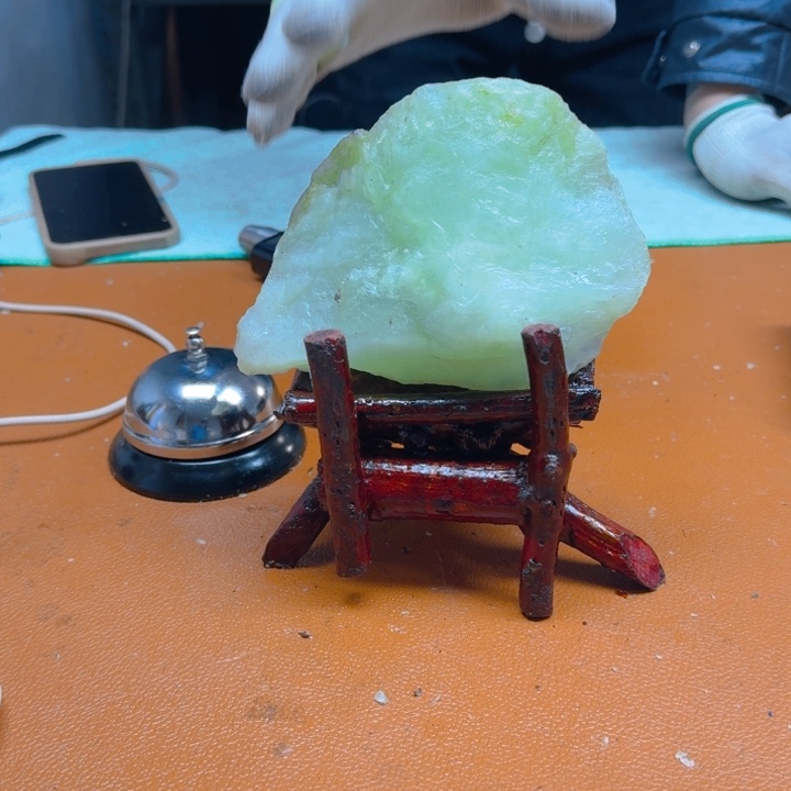 蛇纹石玉原石未镶嵌2