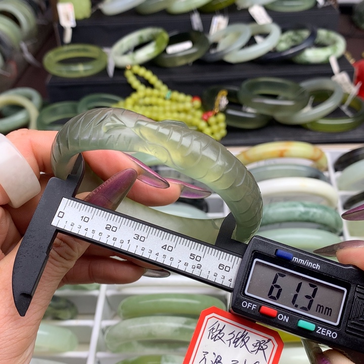 蛇纹石玉手镯未镶嵌692