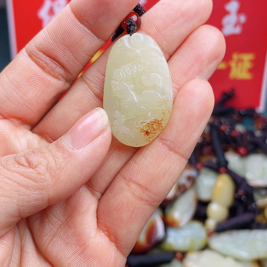 和田玉颈饰未镶嵌