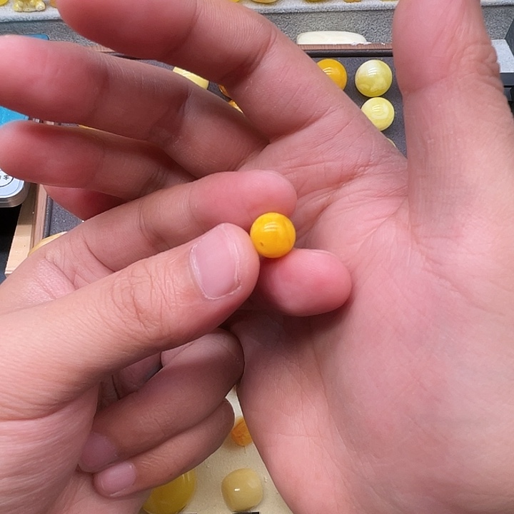 琥珀未镶嵌裸石金绞蜜单珠