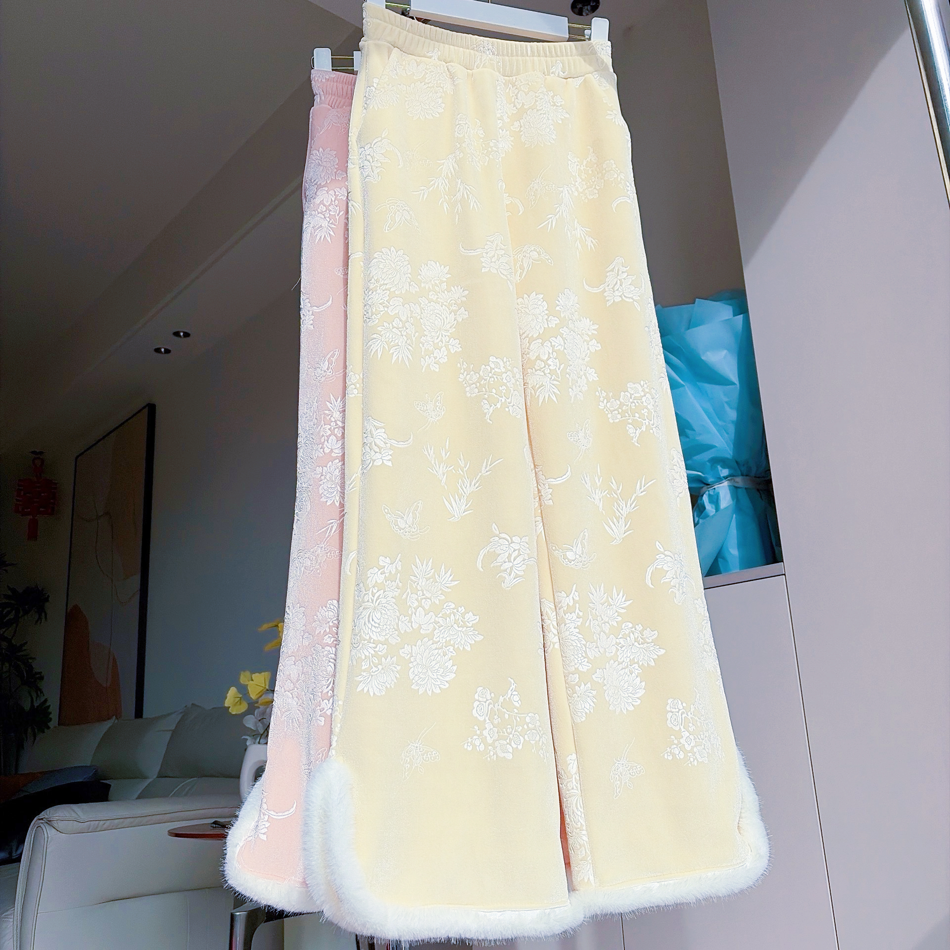 秋冬加绒加厚复古时尚压花松紧腰直筒阔腿裤百搭休闲拖地长裤百搭