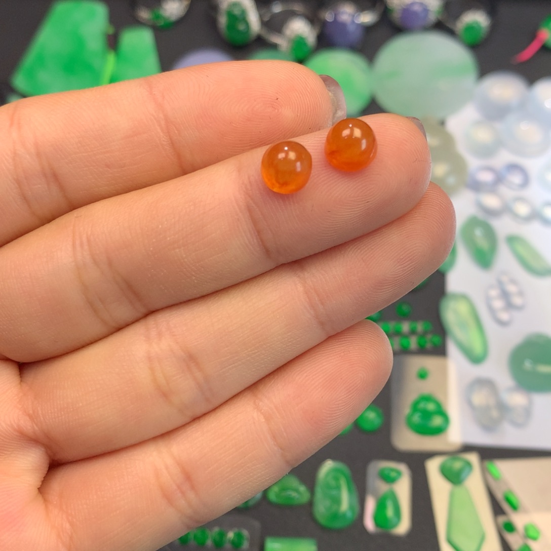 翡翠颈饰未镶嵌裸石黄翡蛋面