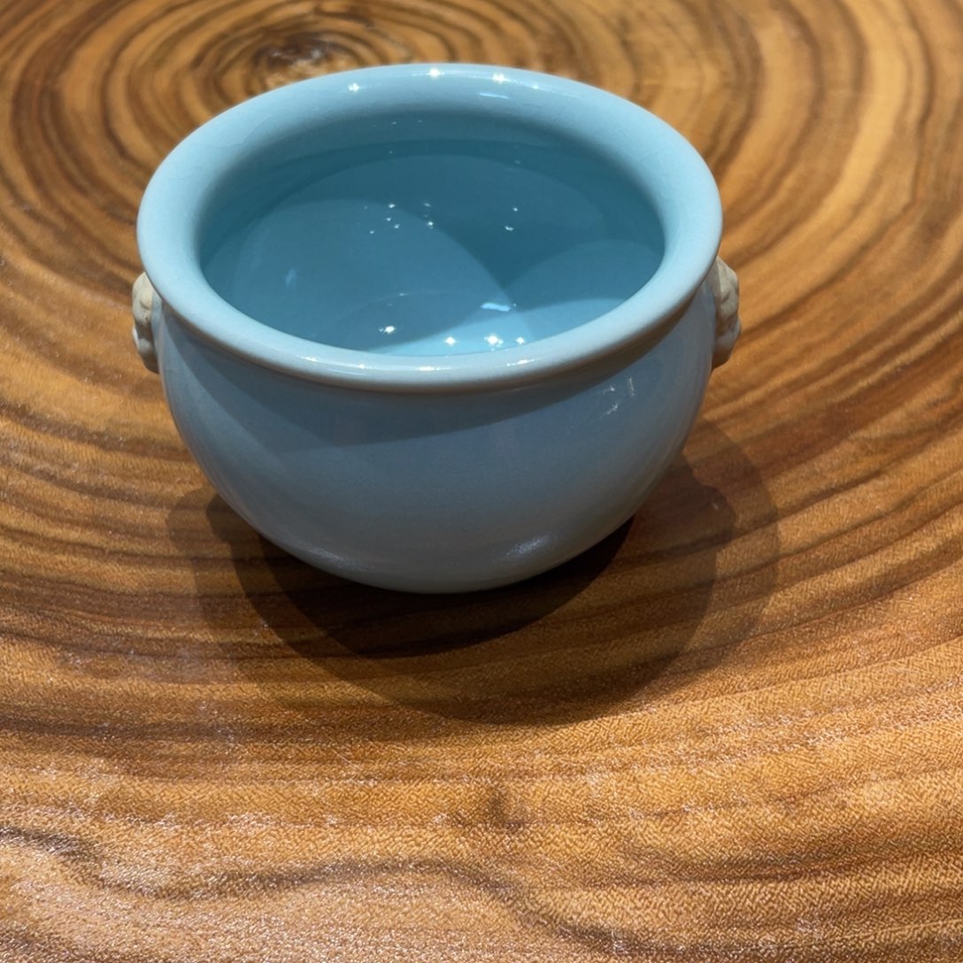 天青釉朱晓辉款手拉虎头缸杯微瑕