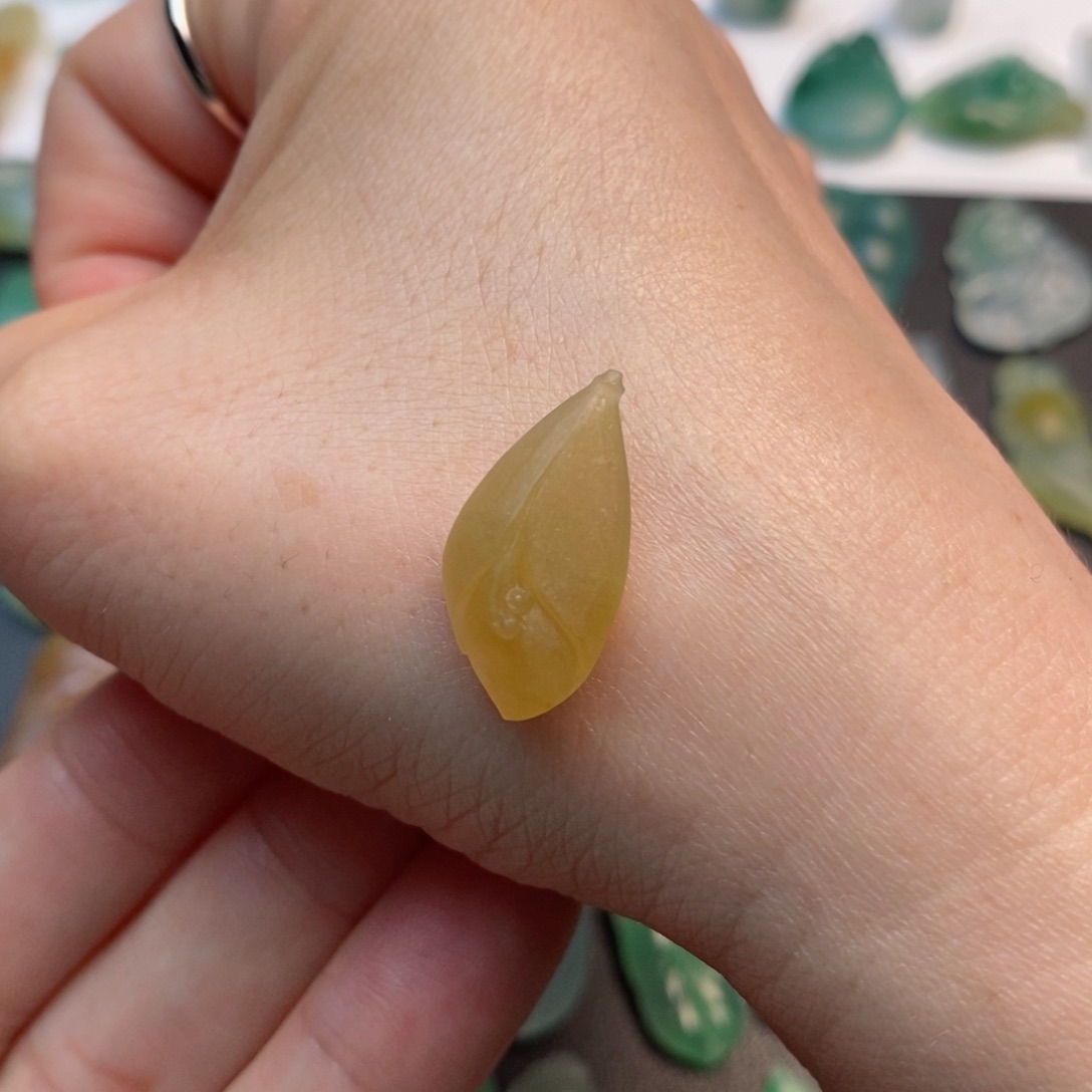 定制翡翠未镶嵌玉兰花
