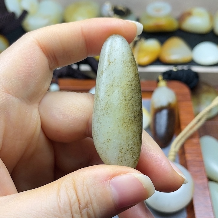 s***y和田玉未镶嵌颈饰