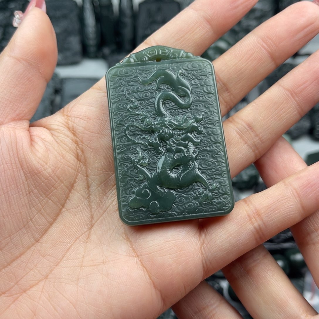 和田玉颈饰未镶嵌做***道