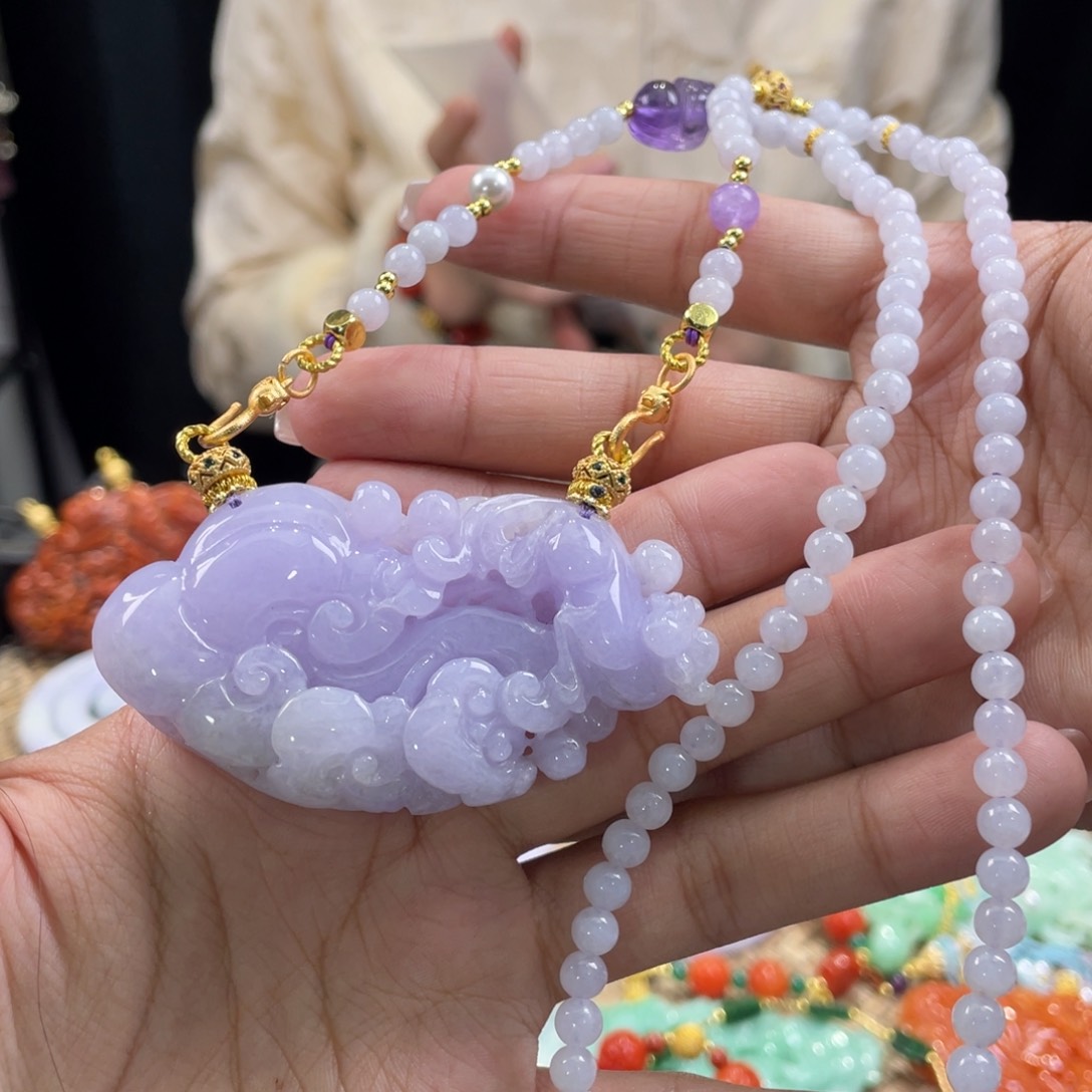 翡翠颈饰未镶嵌代编织