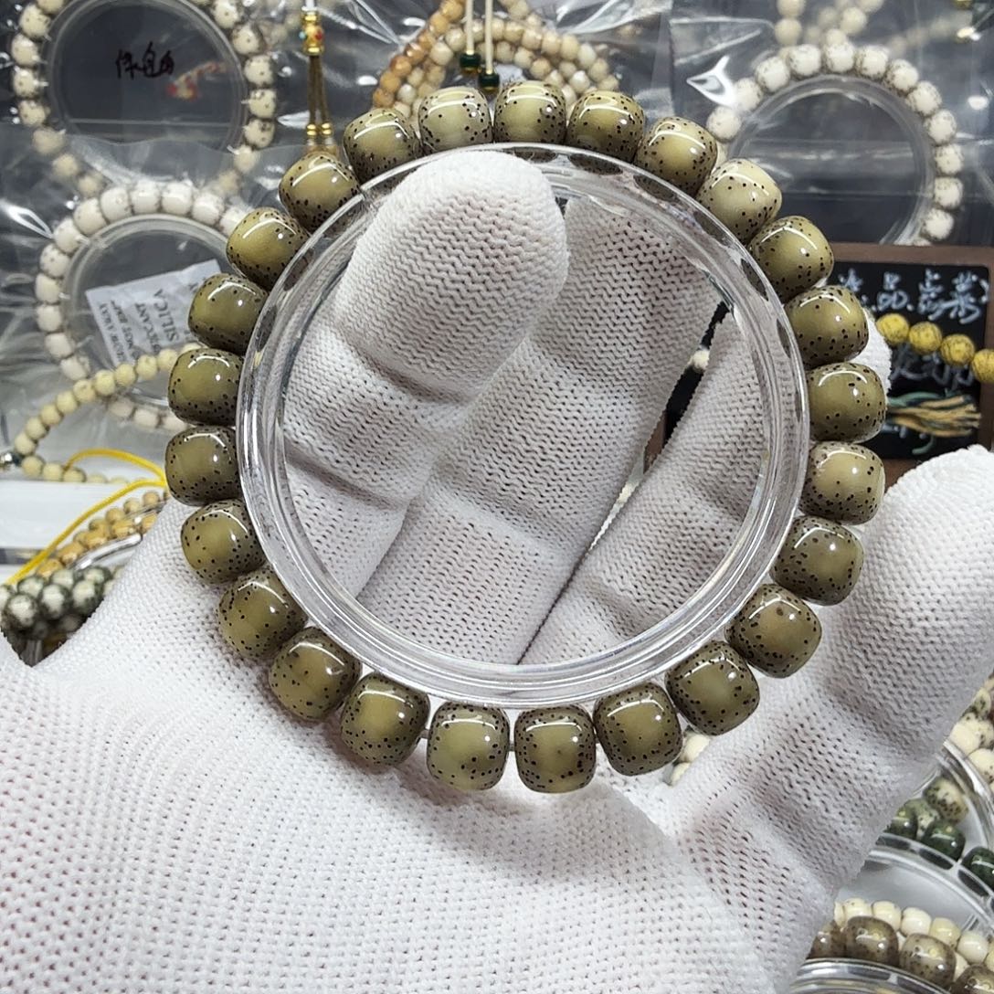 小***哟星月菩提吊坠9/8侧留白