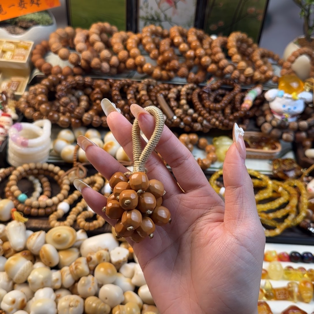 猴头核桃吊坠方糖葡萄