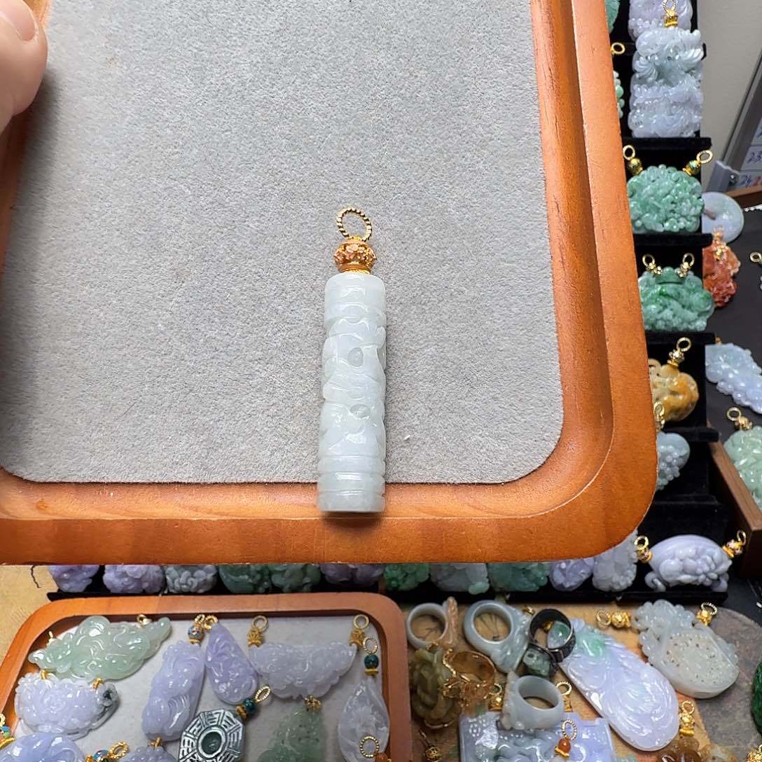 吊坠(赠链)未镶嵌翡翠