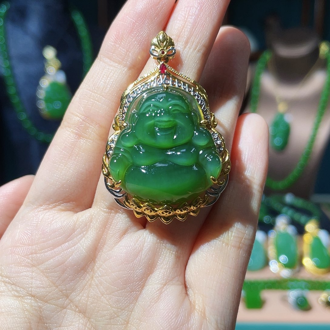 和田玉（碧玉）18K金镶嵌颈饰